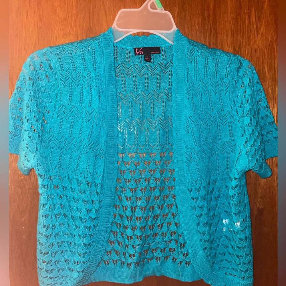 Brand : TO Sweaters Size: L | Fairly Used | 
Material : 100% Acrylic